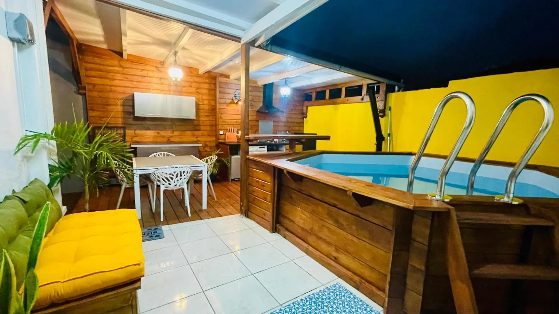 بيت للعطل فيلا Myosotis, Charmant Logement Central Avec Piscine Privee, Wifi Et Parking Gratuit بيتي-بور